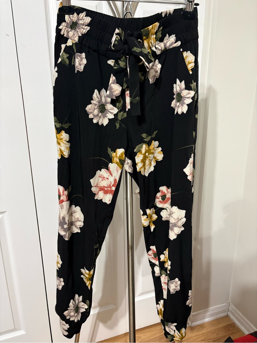 Dynamite Black Floral Tie-Waist Jogger Pants with Cream & Yellow Accents